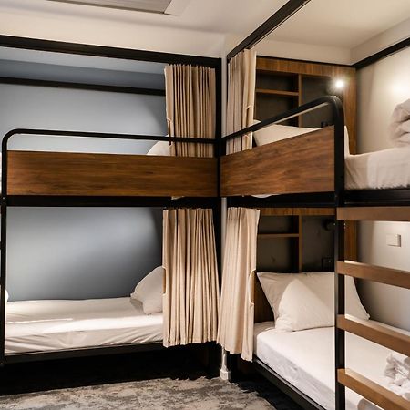 Haka House Крайстчърч Екстериор снимка A capsule hotel in Tokyo