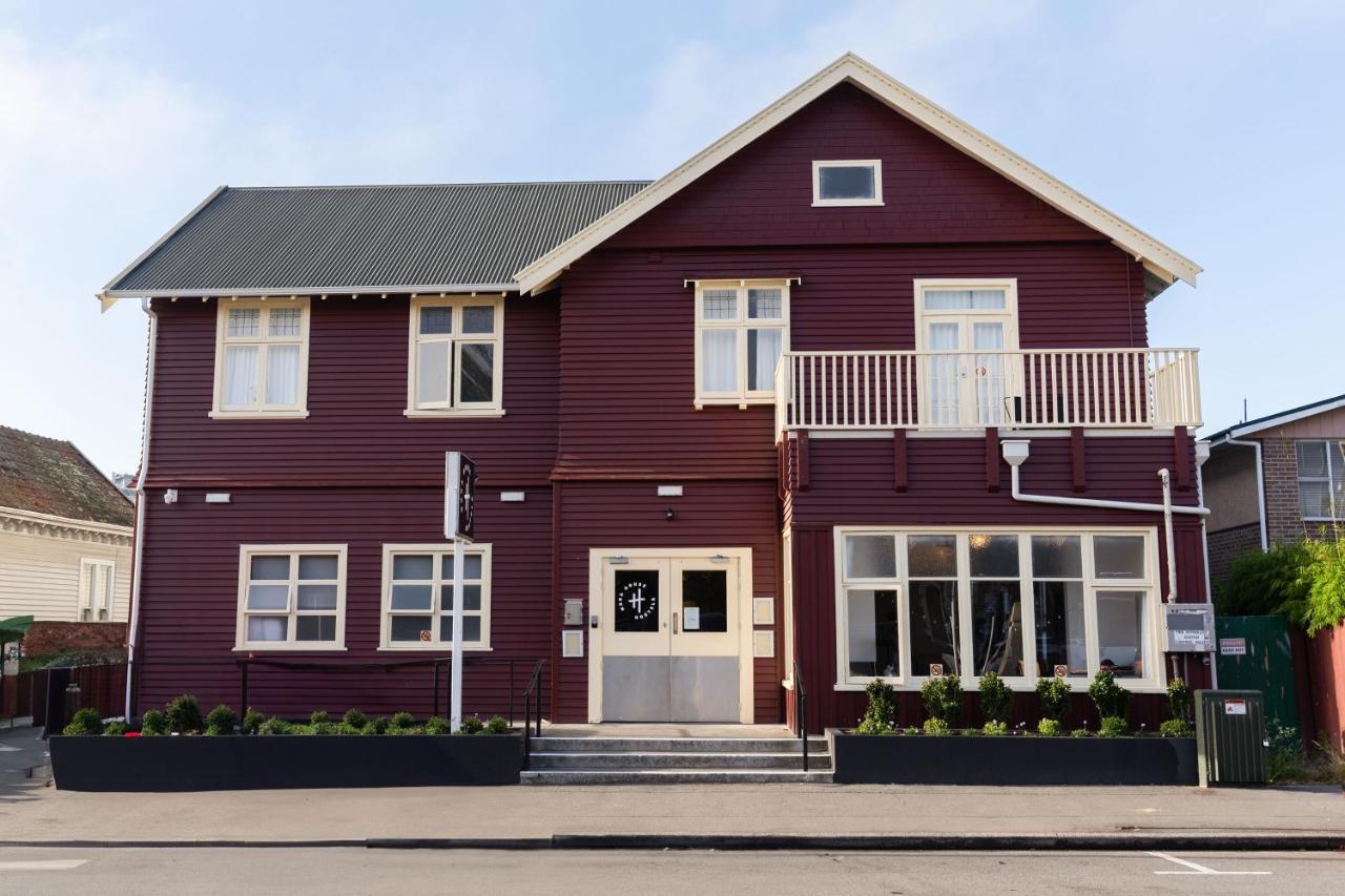 Haka House Крайстчърч Екстериор снимка The station building