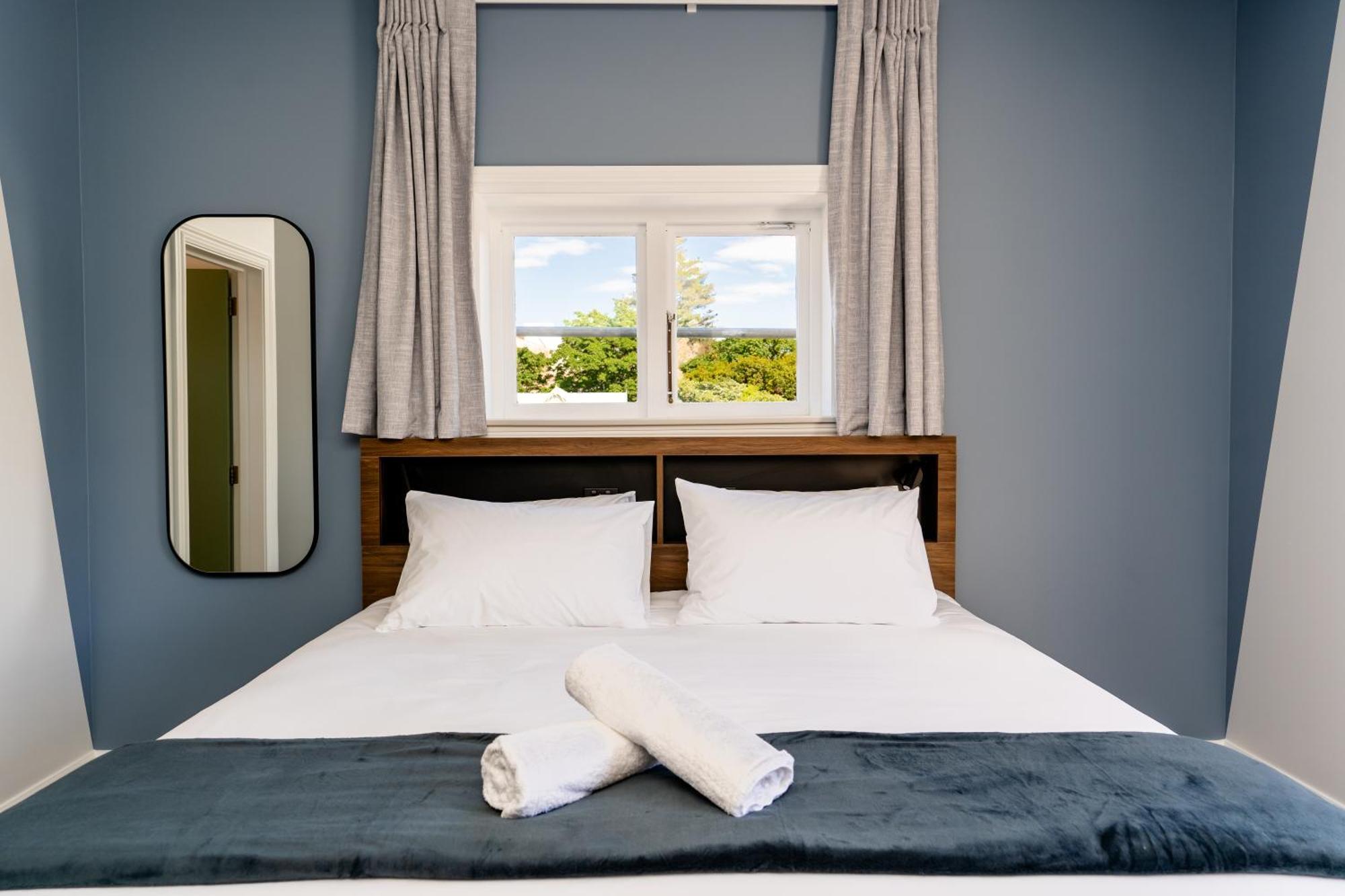 Haka House Крайстчърч Екстериор снимка A bedroom at the hotel