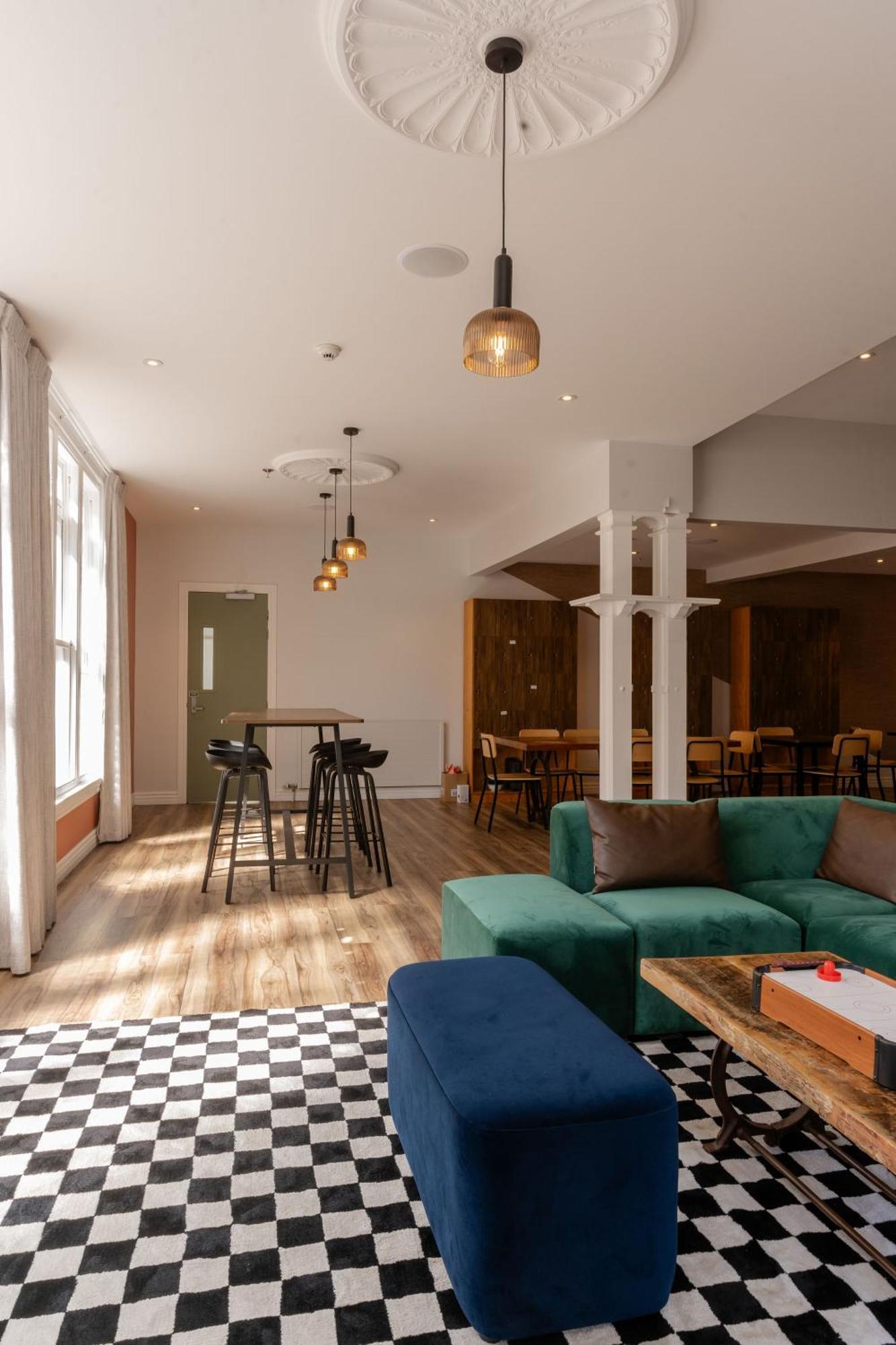 Haka House Крайстчърч Екстериор снимка The common room at the University of Roehampton