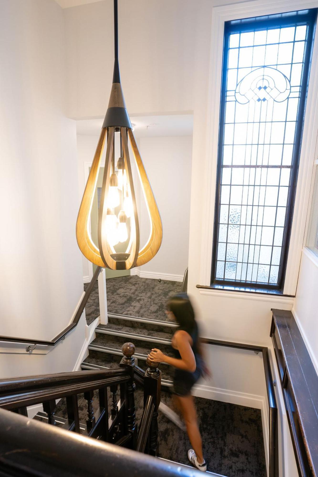 Haka House Крайстчърч Екстериор снимка The staircase