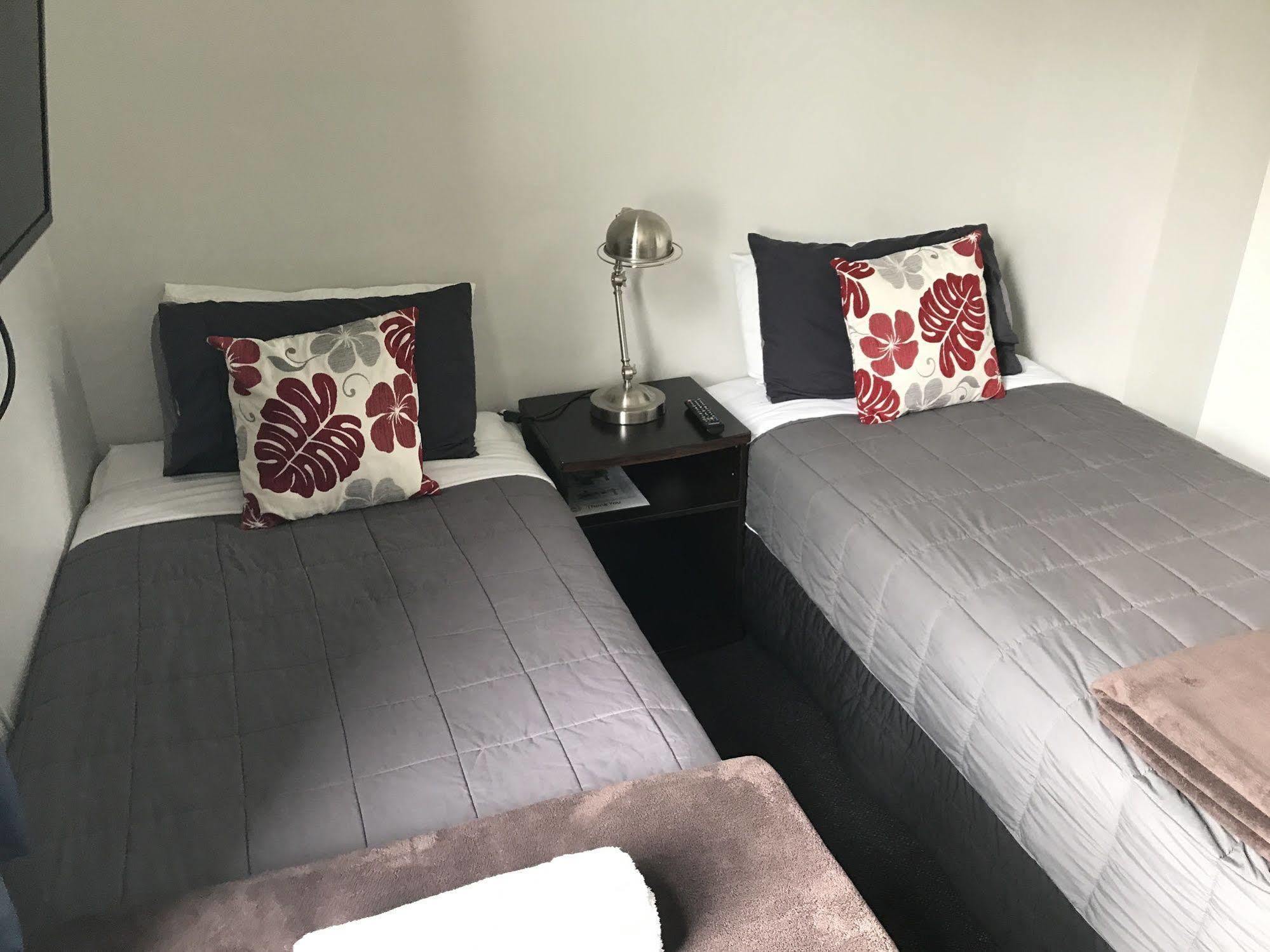 Haka House Крайстчърч Екстериор снимка A room at the hotel